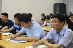 说明: G:\党建\2018活动\2018.8.13宣讲\照片\听讲5.JPG