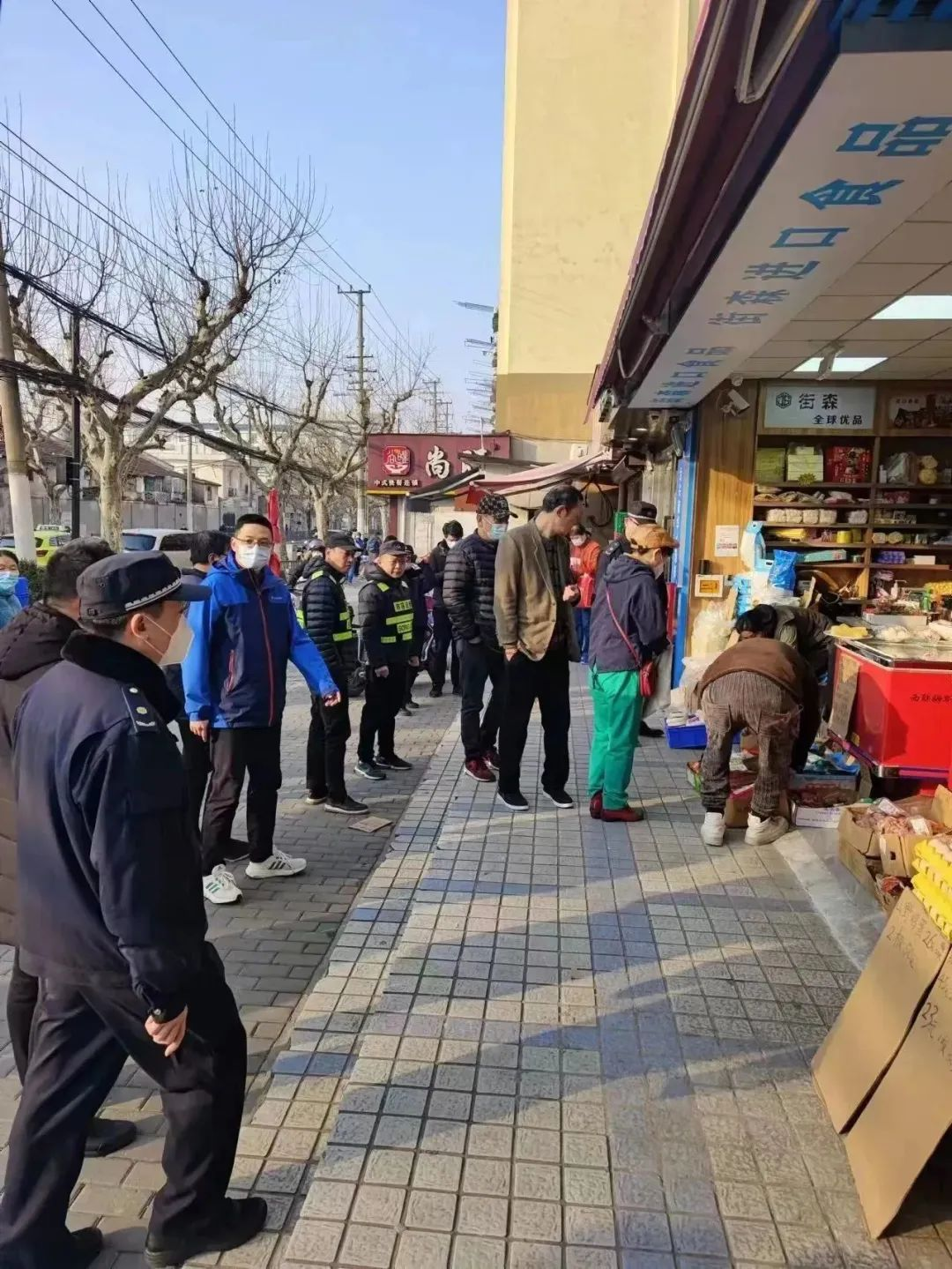 定海路街道组织开展“创全”市容环境百日攻坚行动