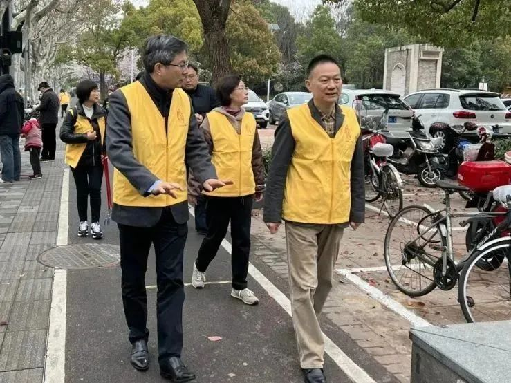 创全在行动 | 区政协主席邰荀来长海路街道实地督导第二轮实地测评工作