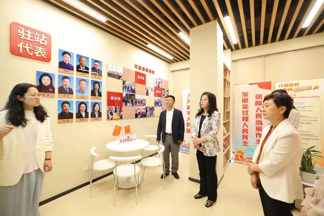区人大常委会主任程绣明赴殷行街道开展工作调研