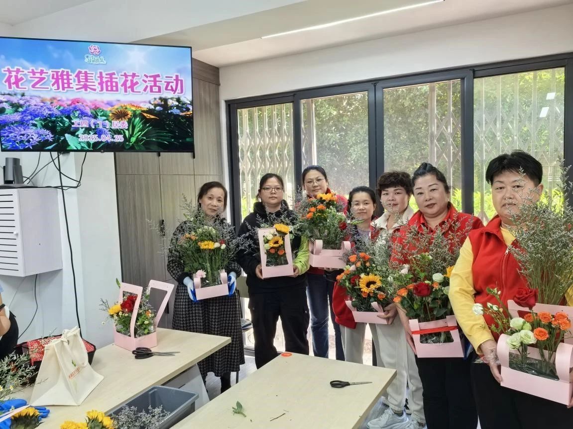 党建引领聚民心 网格花香暖真情