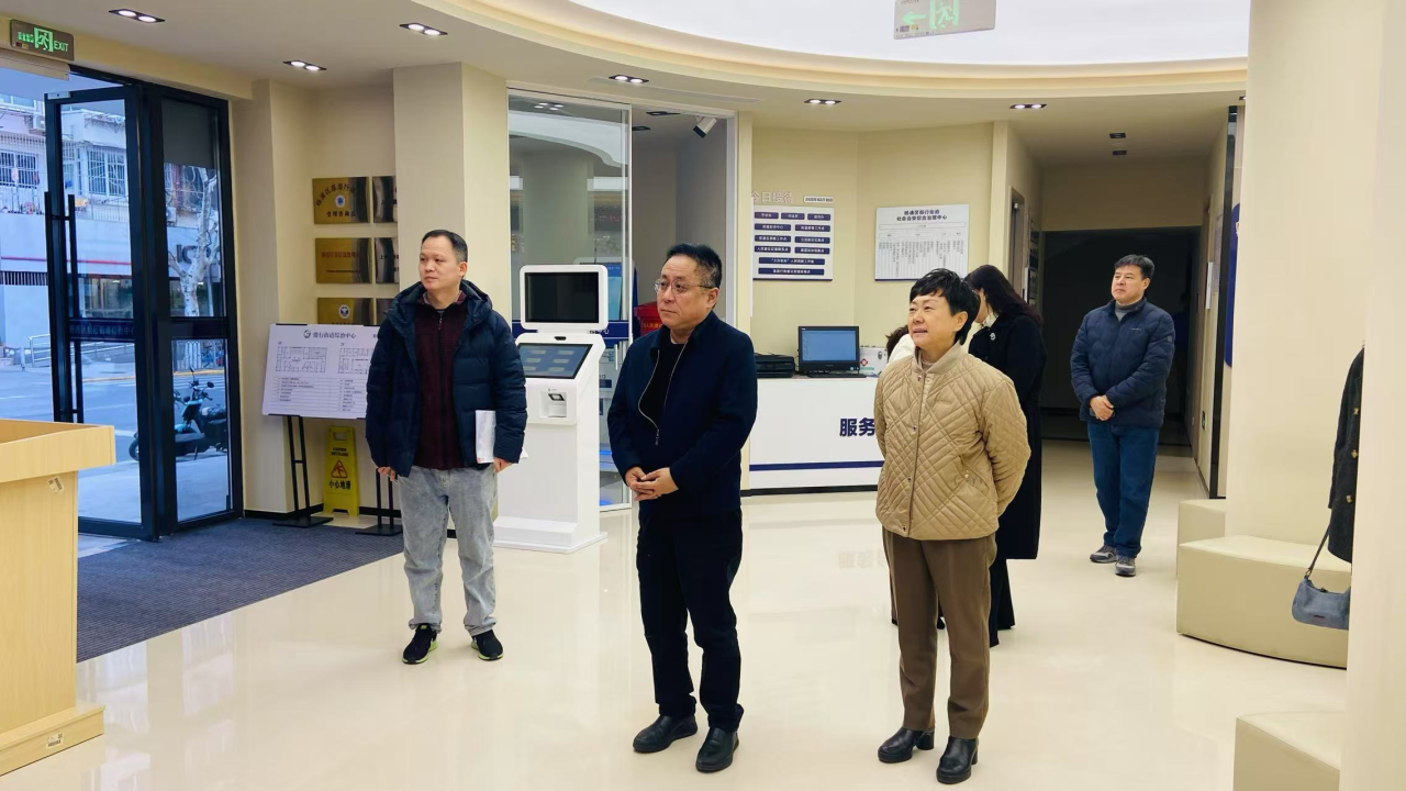 区人大常委会领导赴街道调研人大代表联系点工作