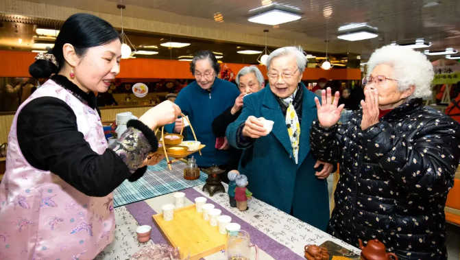 让白发遇见花样生活！延吉打造“银发经济”社区样本
