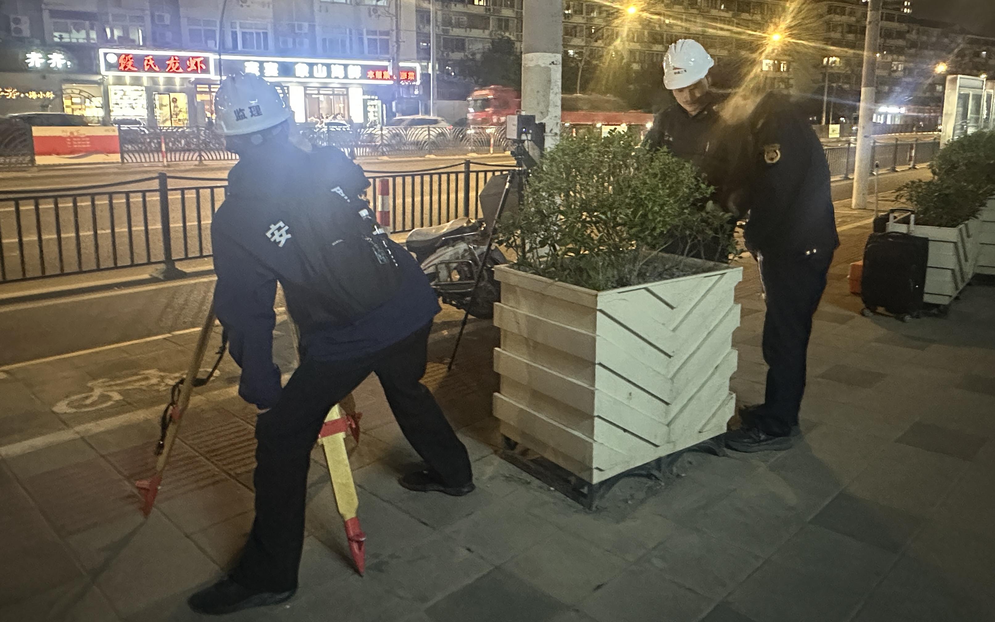 店招过亮引民忧 创新治理守夜色