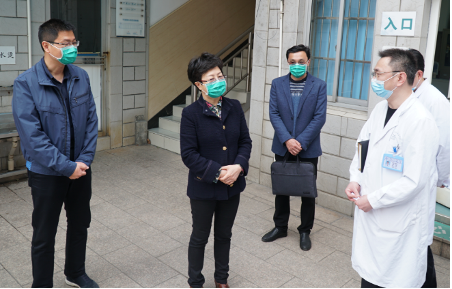 【疫情督导】吴乾渝前往江浦社区卫生服务中心开展疫情防控专项督导