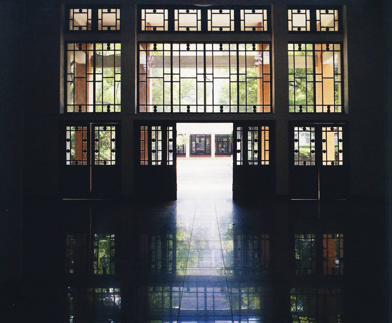 同济大学北楼，上世纪50年代建成的老楼，至今仍承担着重要的教学任务