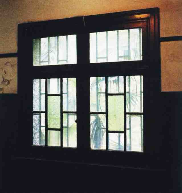 建筑内门镜与窗带有几何图案的设计，曾在美国十八世纪中晚期流行一时